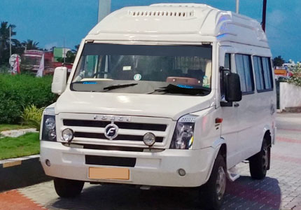 17 Seater Tempo Traveller