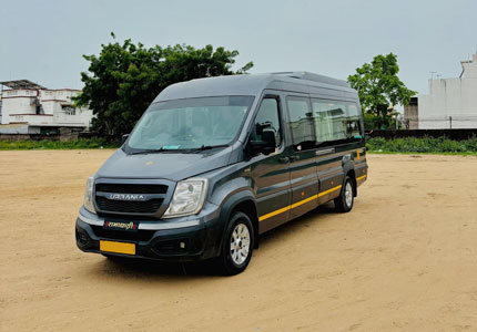 Force Urbania 17 Seater