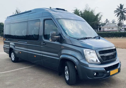 Force Urbania 17 Seater