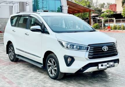Innova Crysta Taxi
