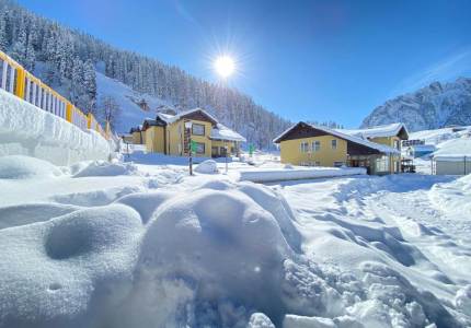 Magical Srinagar Getaway